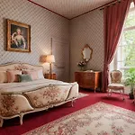بيت للعطل Private Chateau With Sauna, Hot Tub & 4ha Park - Chateau Guillermo La Moncelle