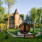 Private Chateau With Sauna, Hot Tub & 4ha Park - Chateau Guillermo بيت للعطل *