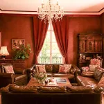 Private Chateau With Sauna, Hot Tub & 4ha Park - Chateau Guillermo بيت للعطل
