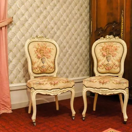 Private Castle With Park - Chateau Guillermo