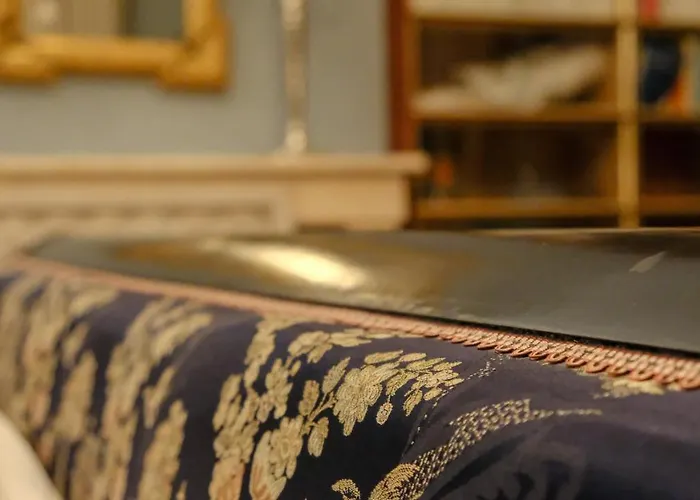 Private Castle With Park - Chateau Guillermo La Moncelle